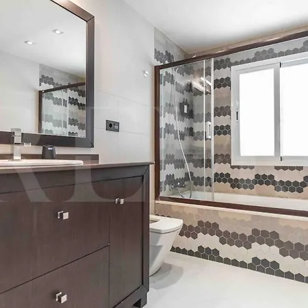 Exclusive Villa, Private Pool, Bbq And Access Rems 빌라 토레몰리노스