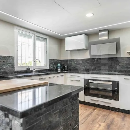 빌라 Exclusive Villa, Private Pool, Bbq And Access Rems 토레몰리노스